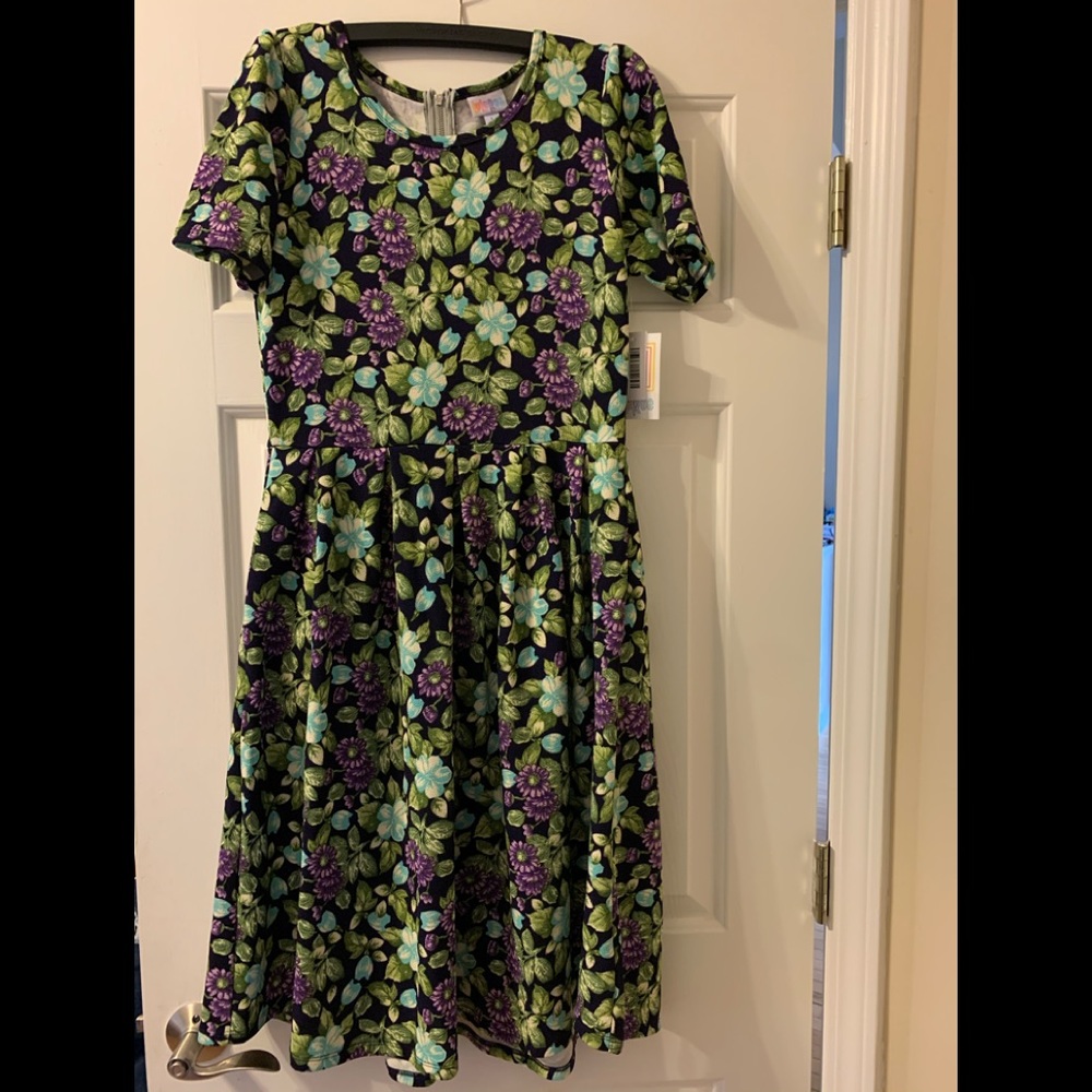 BNWT Lularoe Amelia floral dress Large